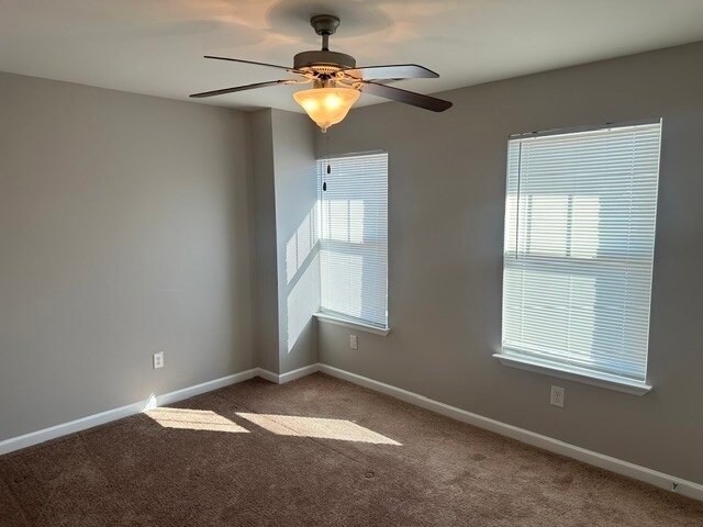 Building Photo - 166 Lone Tree Dr NE