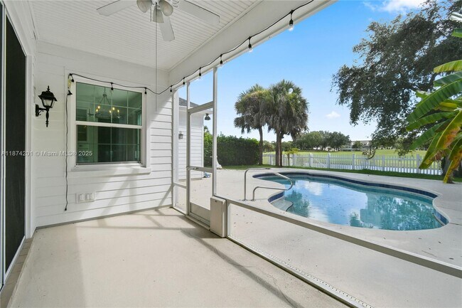 Building Photo - 118 Barbados Dr