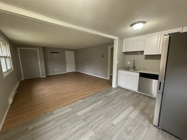 Building Photo - 9B White Oak Rd