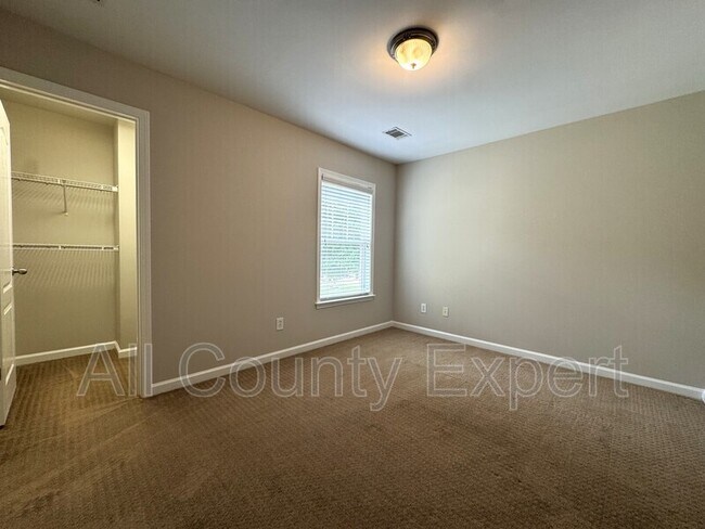 Building Photo - 6020 Falls Landing Dr