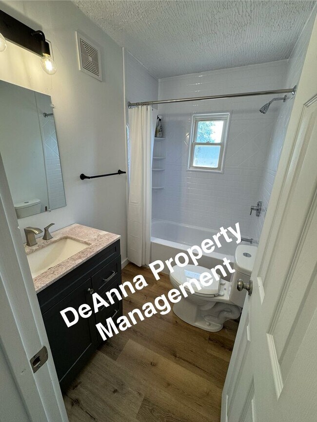 Building Photo - 3 Bedroom Single Home Lorain, Oh