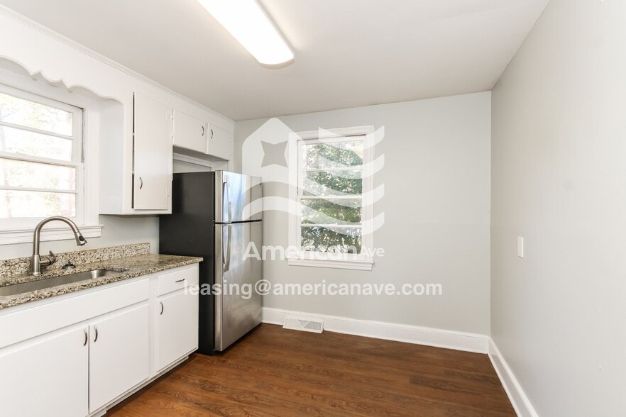 Building Photo - 1513 Dunbar Rd