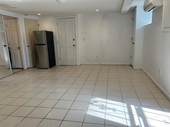 Building Photo - 362 Beach 48th St