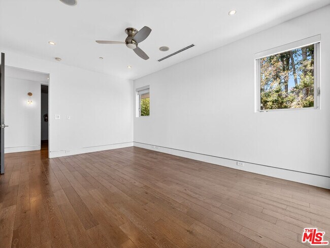 Building Photo - 770 Paseo Miramar