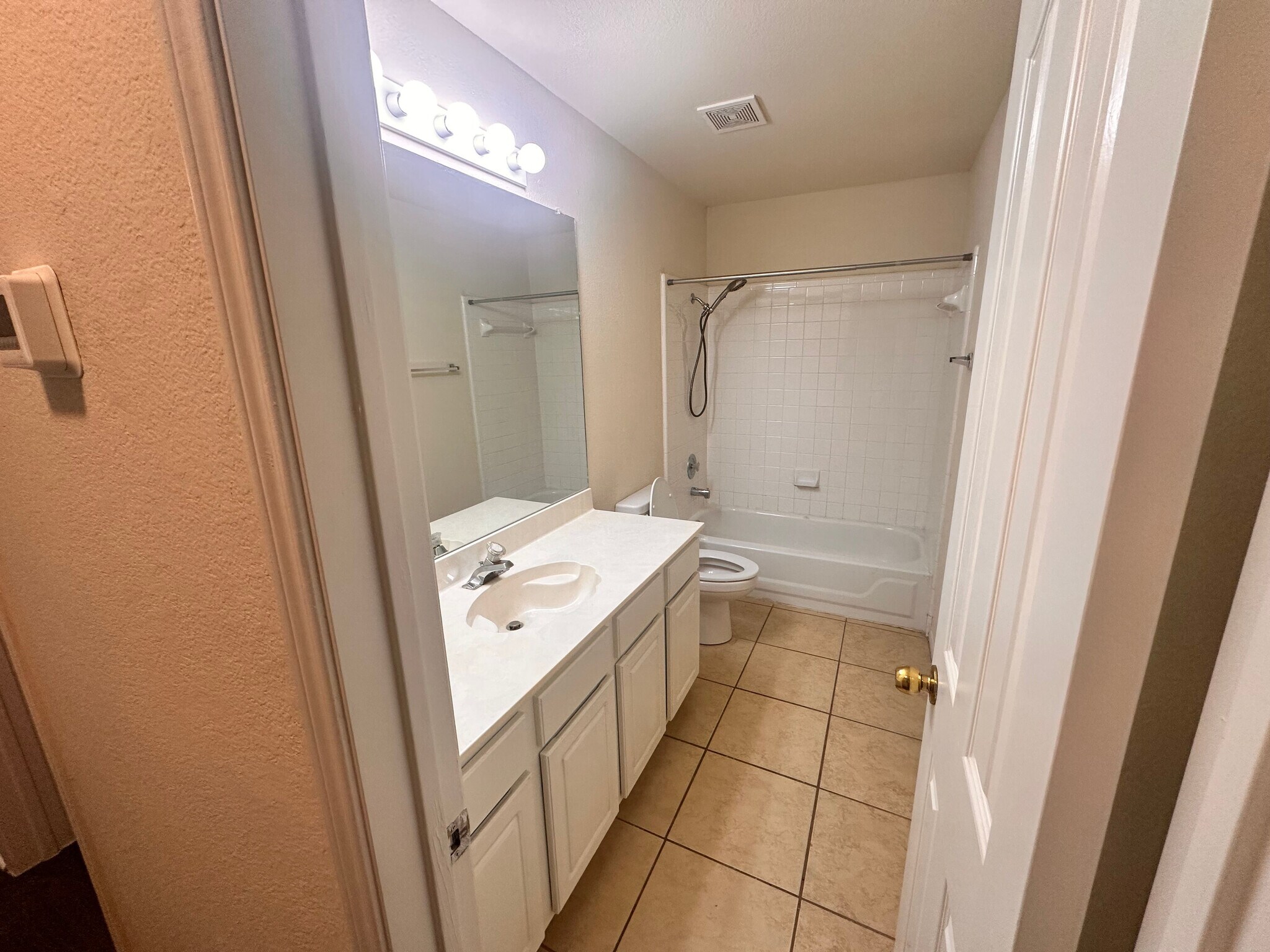 Building Photo - Room in Single Family Home on Fort Grant Dr