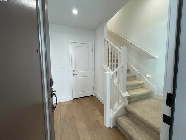 Building Photo - 5708 Melon Ct