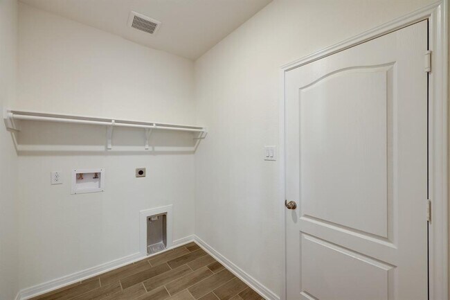Building Photo - 14626 Hemlock Knl Ln