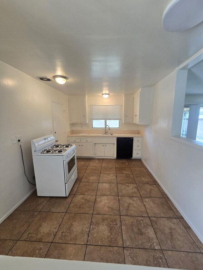 Building Photo - BUENA PARK 3 BEDROOM 2 BATH $3,500   NEAR ...