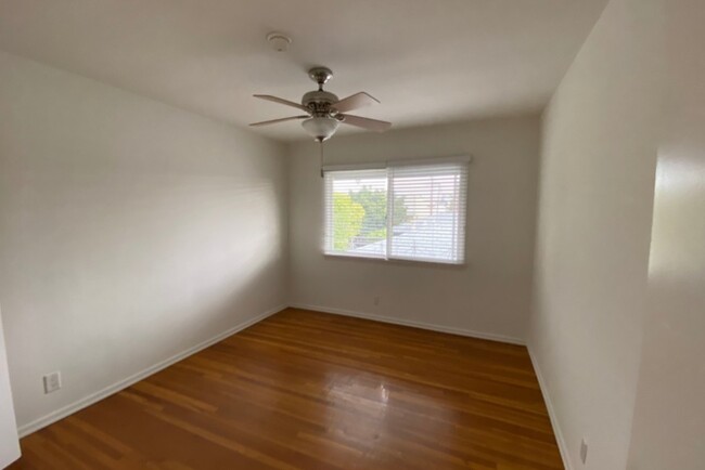 Bedroom w/ window faces east - 2210 24th St