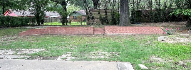 Building Photo - 3553 Clarke Rd