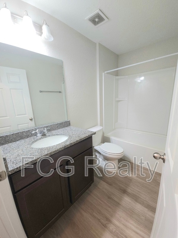 Building Photo - 9809 N Santee Terrace