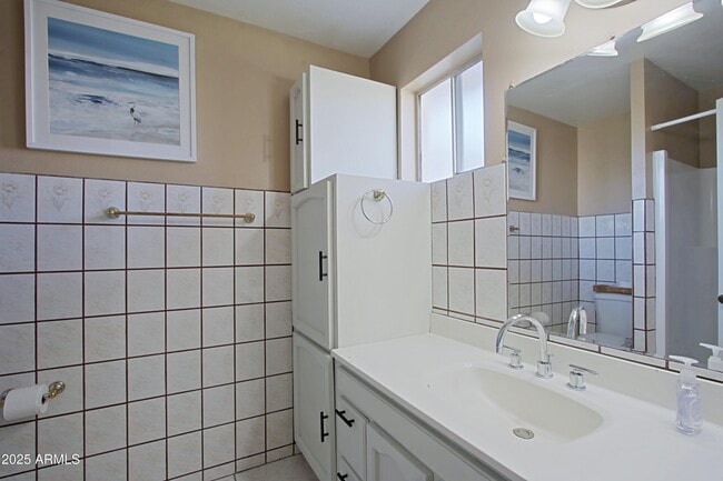 Building Photo - 4526 W Altadena Ave