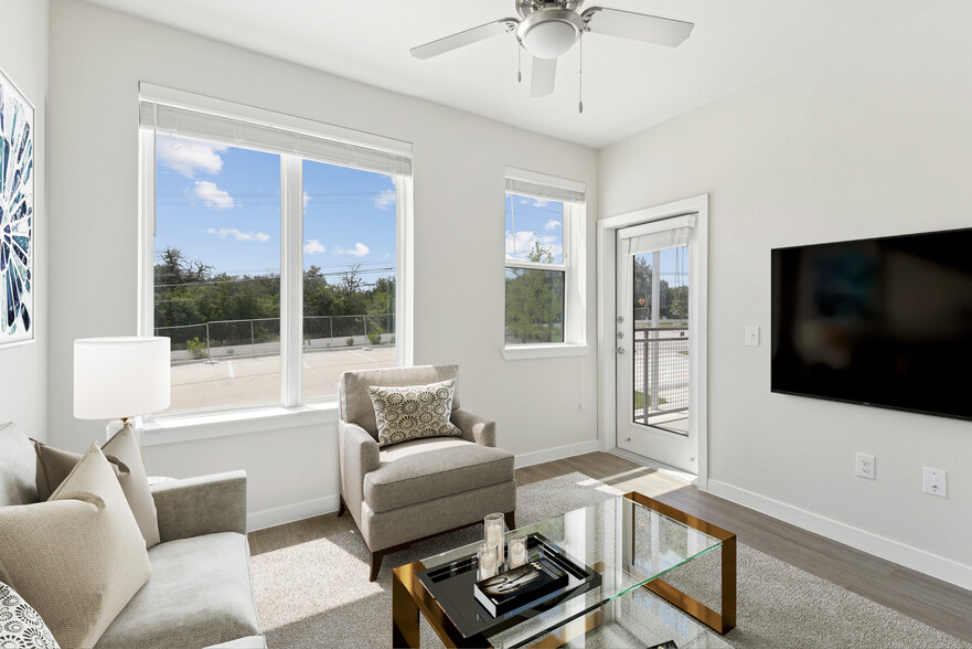 Building Photo - Ekos City Heights