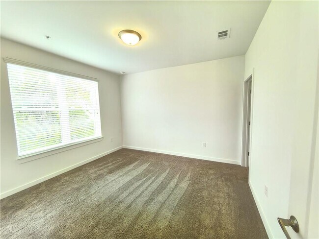 Building Photo - 525 Parkway Dr