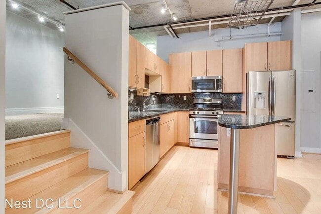 Building Photo - Loft Style Two bedroom W/Parking & Storage Included, Over 1,000 Square Feet!