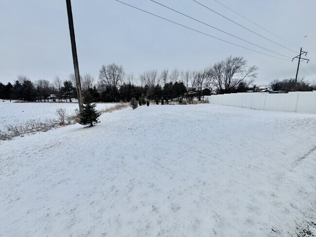 Building Photo - Newer Development Home Spacious 4-Bedroom 3 Bathroom Single Family Home with Finished Basement in...