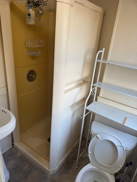 Building Photo - 215 Main St