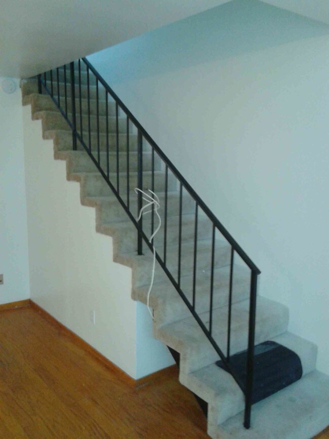 stairs - 3512 Pacific Ave