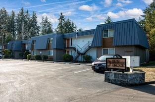 Building Photo - Sun Brook