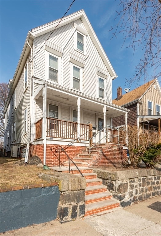 Building Photo - 108 Byron St