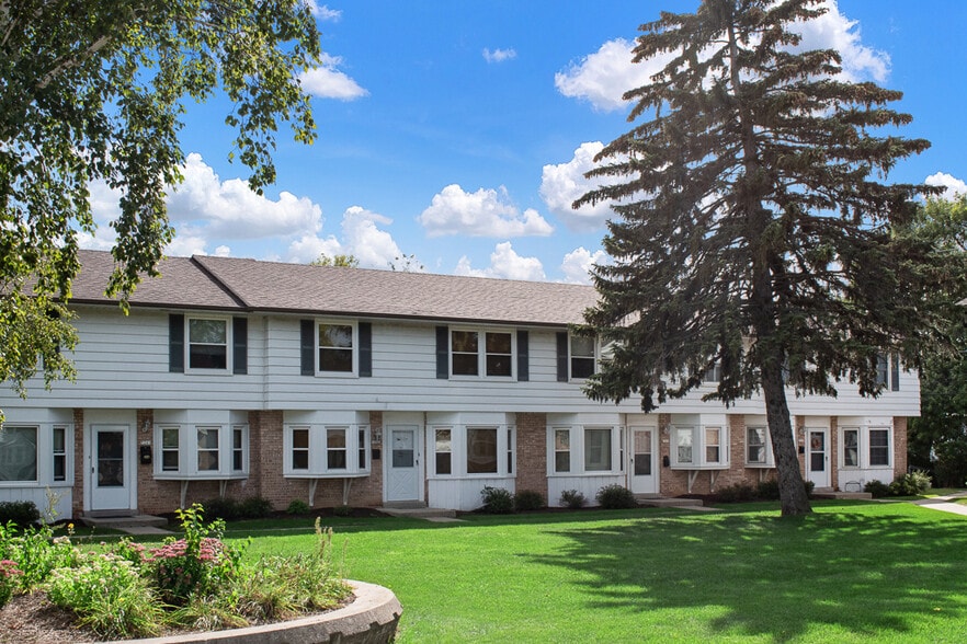 Building Photo - 5241 N Mohawk Ave