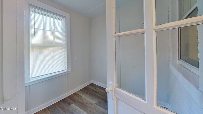 Building Photo - 568 Park Ave