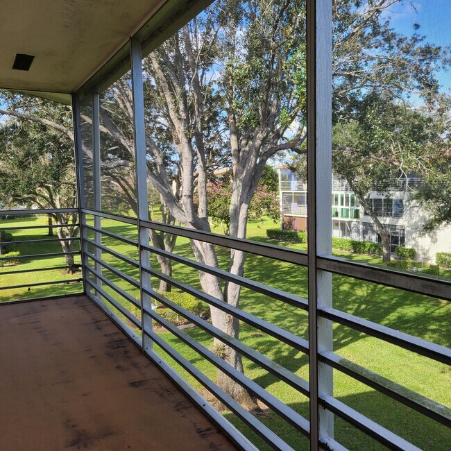 Building Photo - 417 Mansfield I
