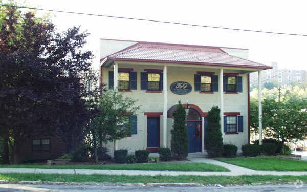 Building Photo - 599 Lowell Ave