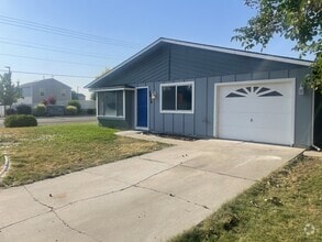 Building Photo - 2824 Gemini St