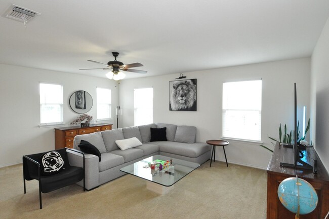 Building Photo - Great home on corner lot in Retreat at Tec...