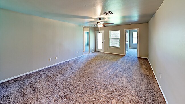 Building Photo - Wonderful 3 Bedroom 2 Bath Home Near Tinke...