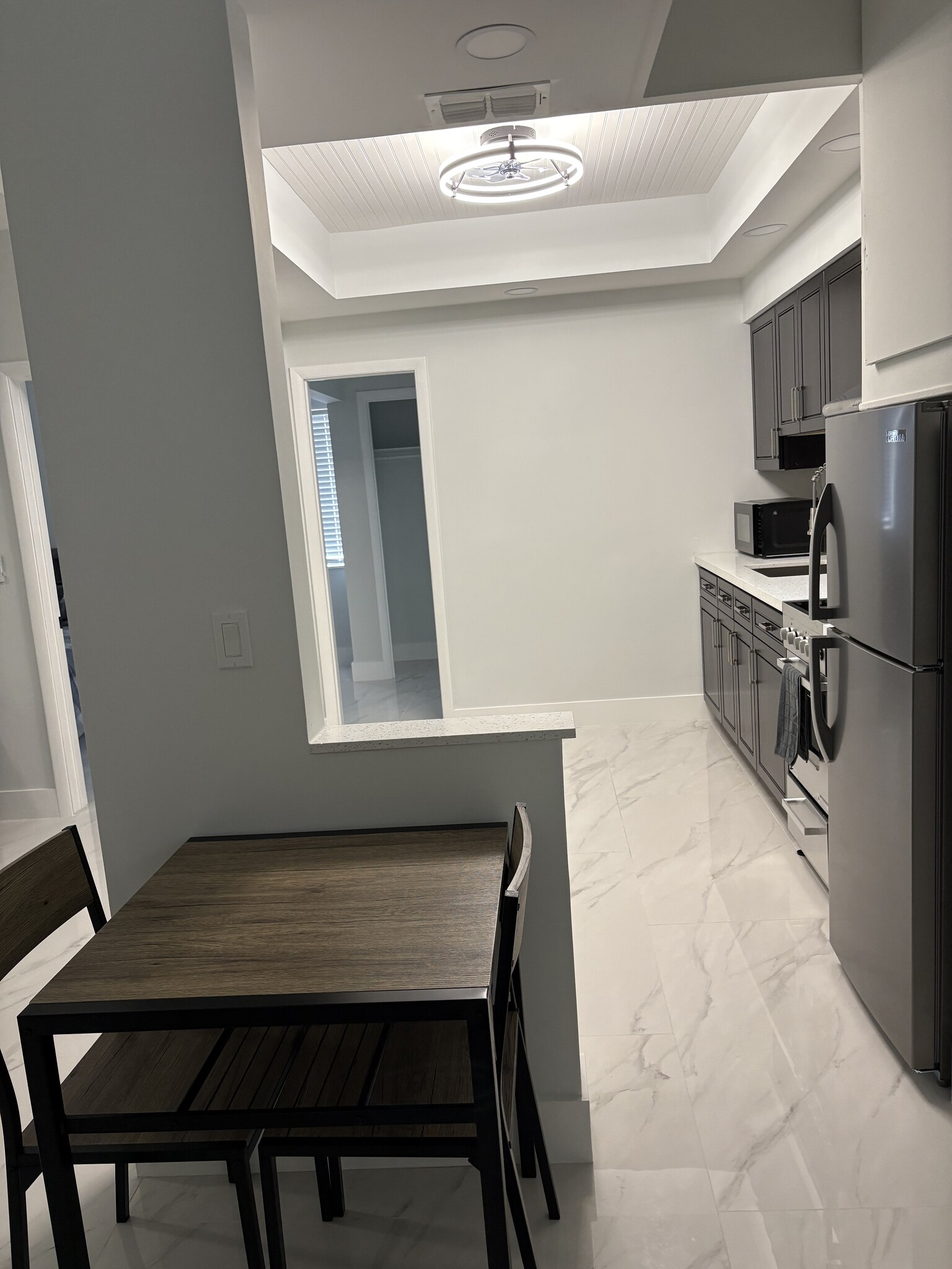 Building Photo - 735 SE 20th Ave