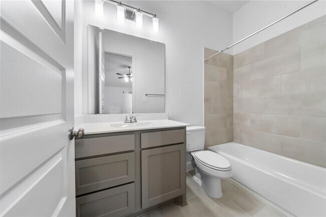 Building Photo - 706 Carina Gaze Ct