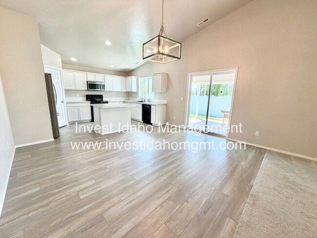 Building Photo - Spacious 4 Bed 2 Bath Home in Kuna