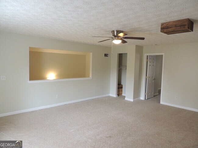 Building Photo - 70 Aspen Dr