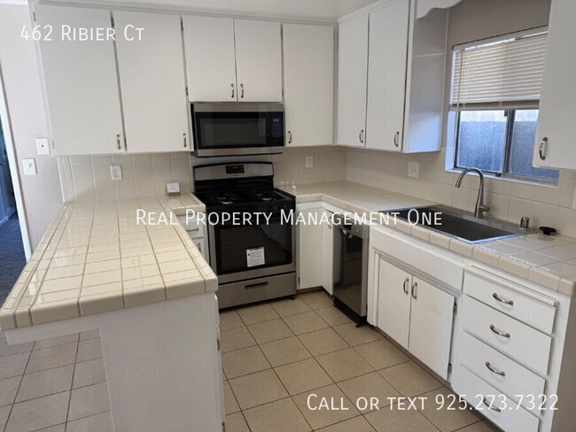 Building Photo - 462 Ribier Ct