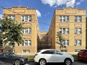 Building Photo - 4409 N Kenneth Ave