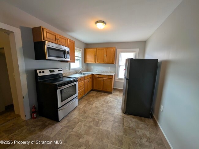 Building Photo - 3011 Pittston Ave
