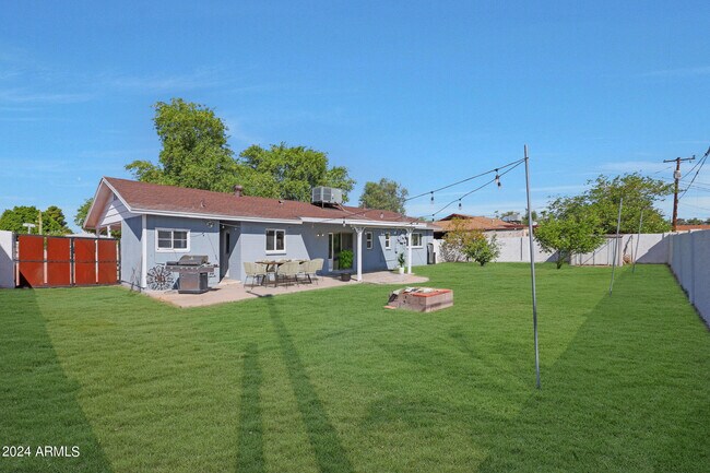 Building Photo - 7225 N 19th Dr