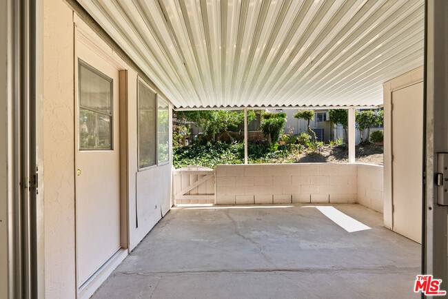 Building Photo - 26851 Oak Branch Cir