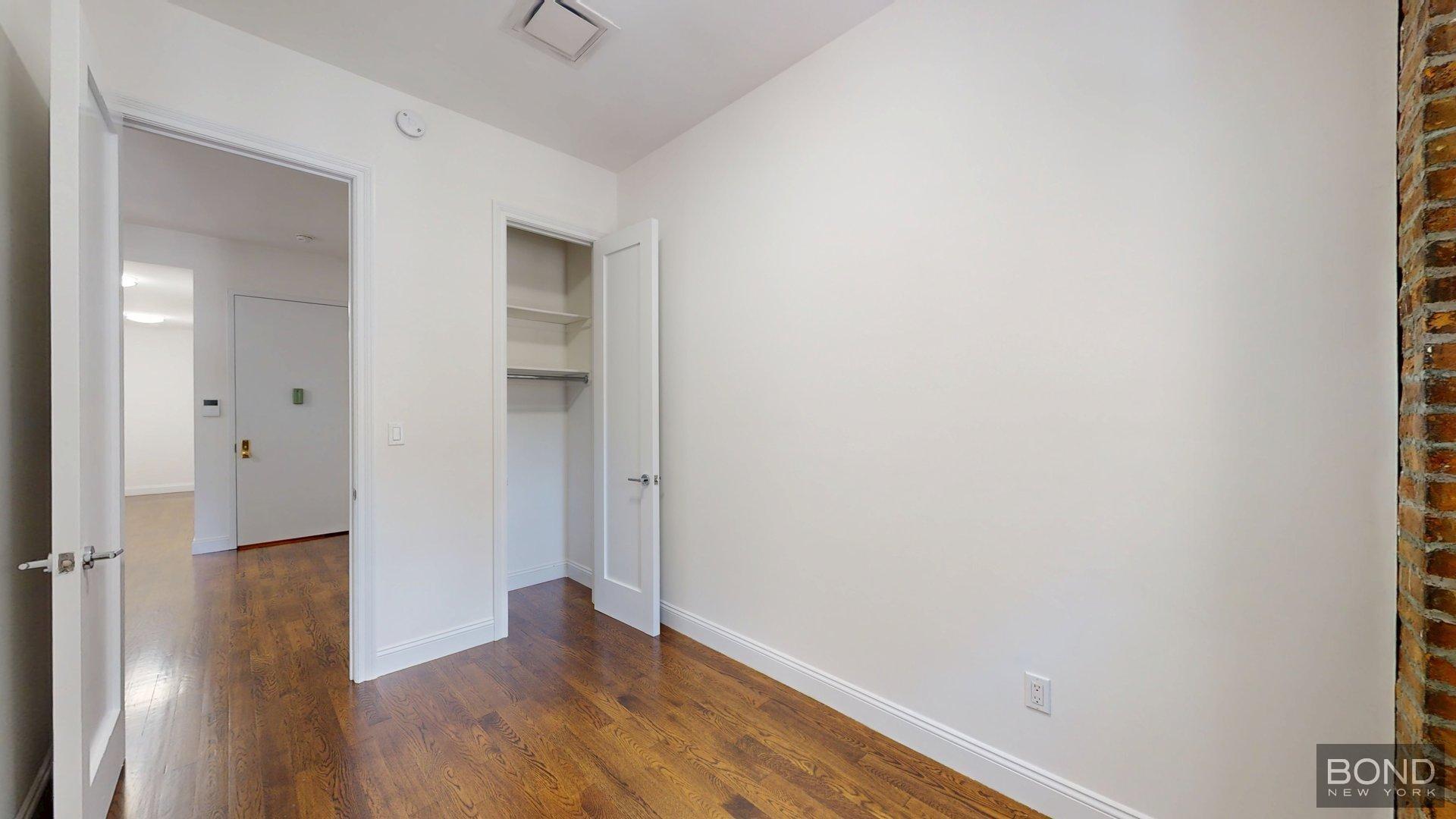 Building Photo - 116 E 60th St