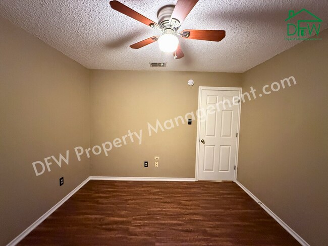 Building Photo - Charming 3-Bedroom Home for Lease in Watauga!