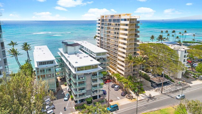 Building Photo - Diamond Head Ambassador