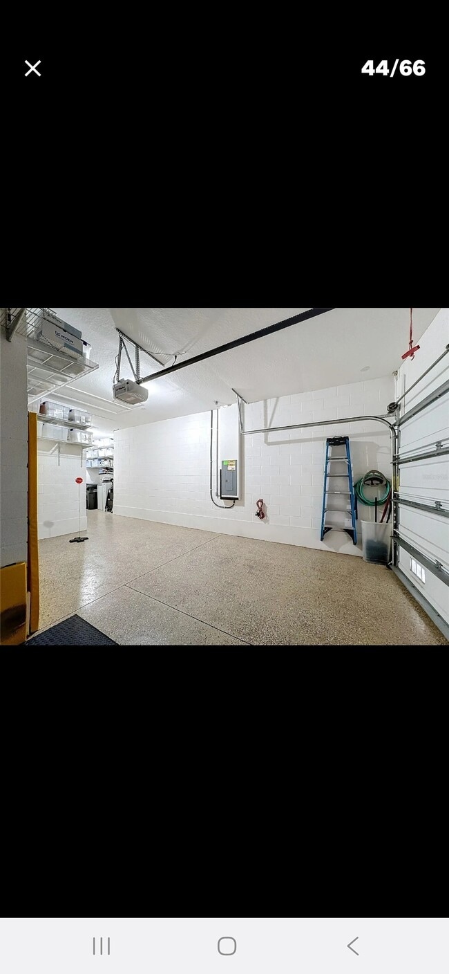 Building Photo - 3438 Fallbrook Dr