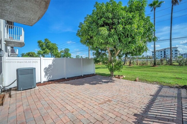 Building Photo - 2867 SW 125th Ave