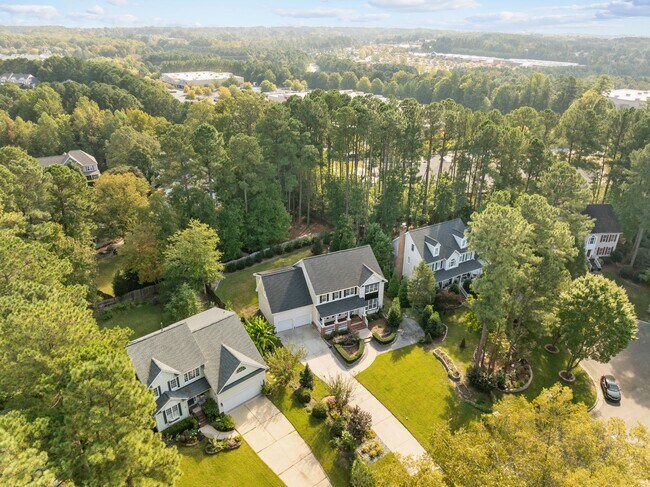 Building Photo - 2406 Flints Pond Cir