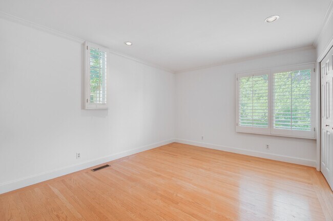 Building Photo - 15 Niven Way