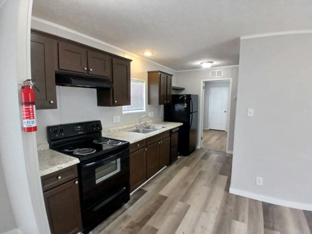 Building Photo - 1400 Banana Rd