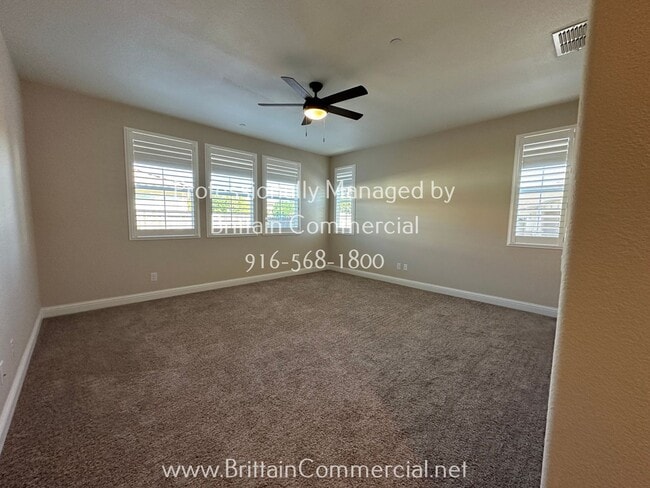 Building Photo - Stunning All Single Story 3 Bedroom, 2.5 B...