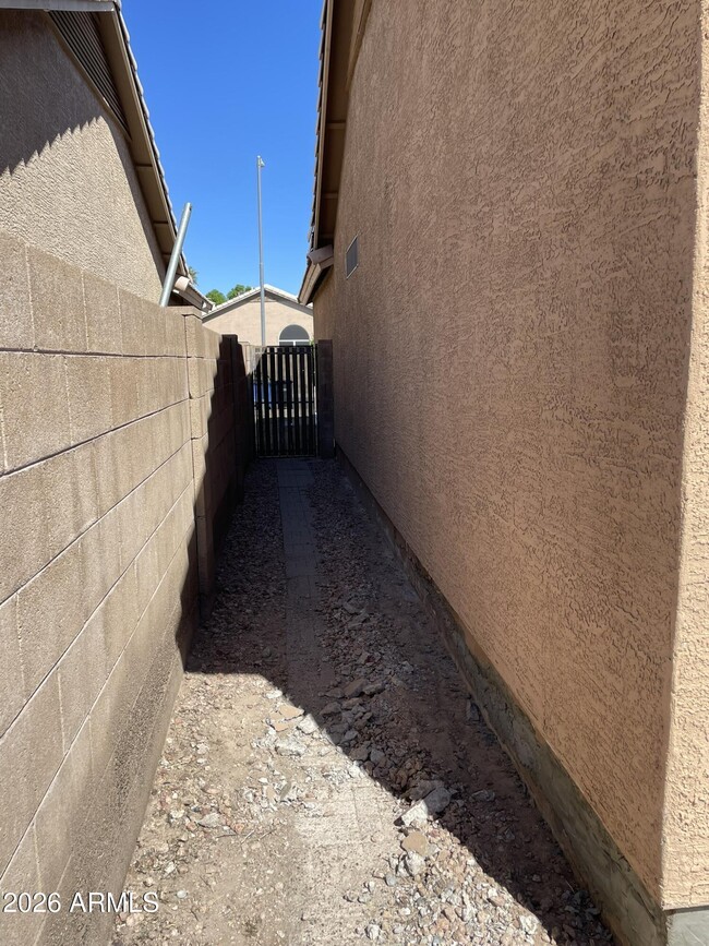 Building Photo - 3349 W Abraham Ln